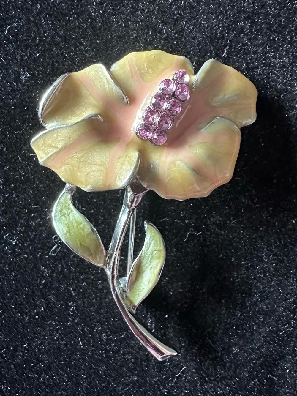 412- Hibiscus-vintage flower-brooch enameled rollover clasp